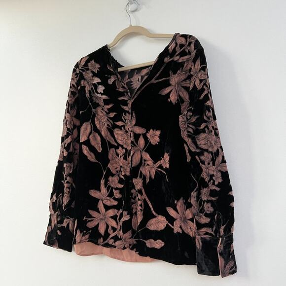 Line & Dot Claudette Velvet Burnout Top - Picture 4 of 5